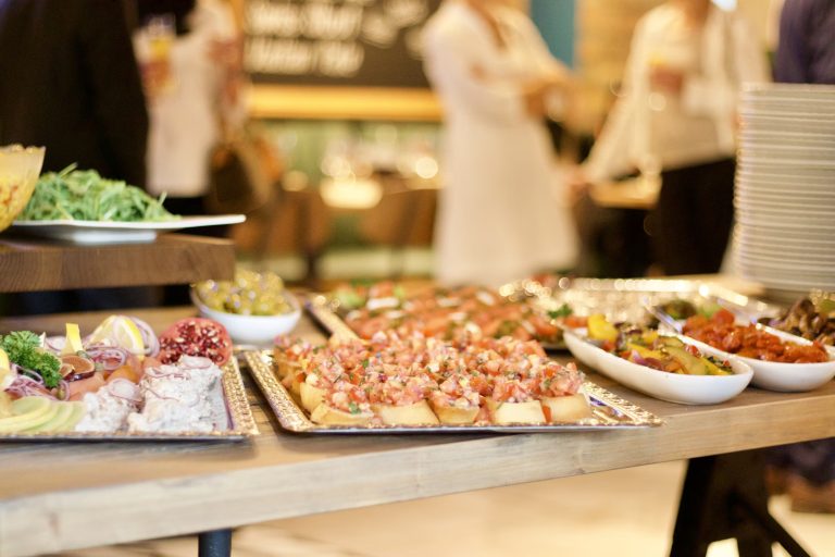 Read more about the article A Guide to Budget-Friendly Company Catering Options for Big Businesses